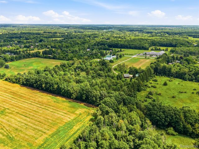 2714 N Burkhart Road, Howell Township, MI 48855