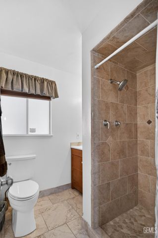 3905 Noel Place, Bakersfield, CA 93306