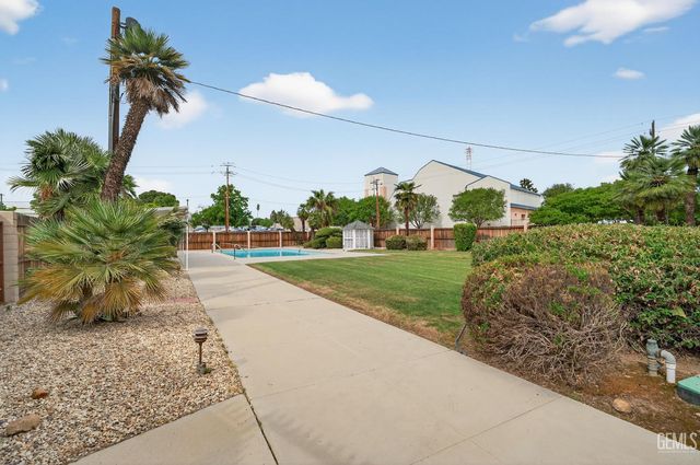 3905 Noel Place, Bakersfield, CA 93306