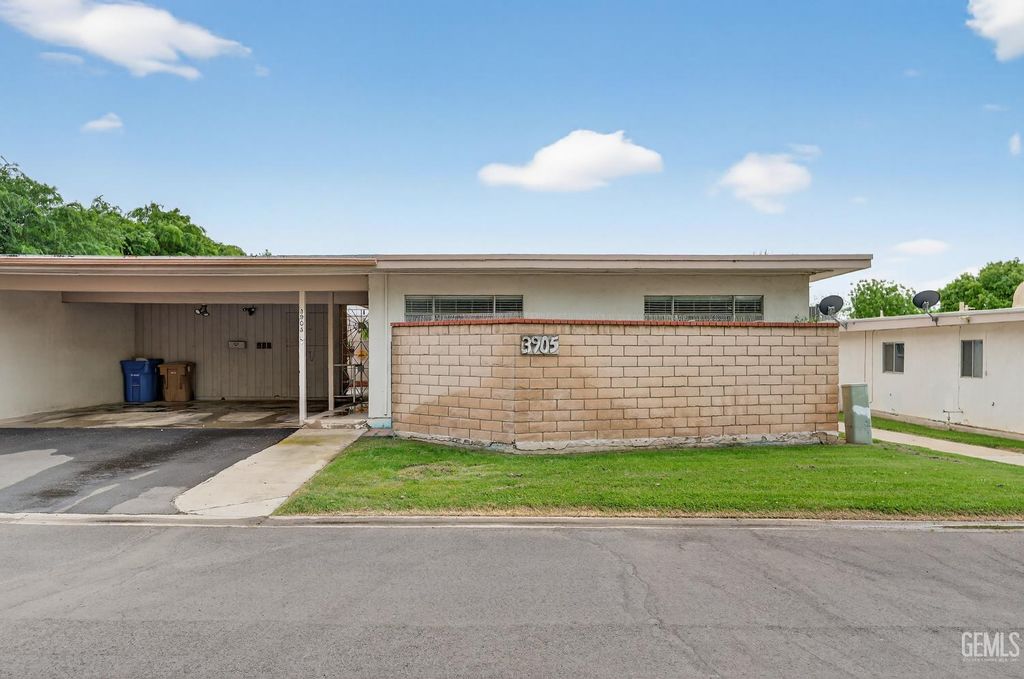 3905 Noel Place, Bakersfield, CA 93306