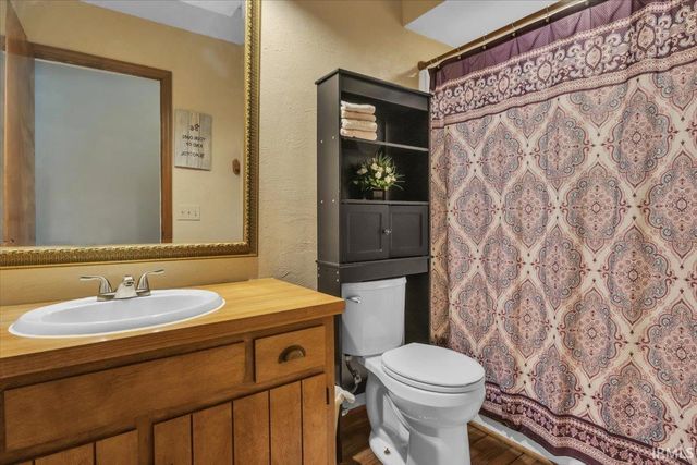 19 Lakeview Drive, Mount Vernon, IN 47620