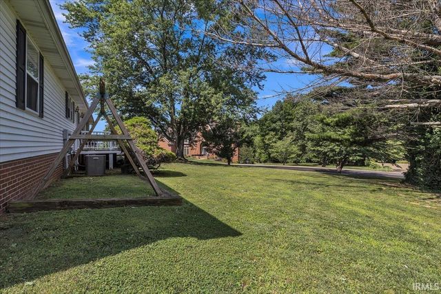 19 Lakeview Drive, Mount Vernon, IN 47620