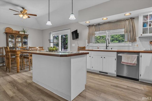 19 Lakeview Drive, Mount Vernon, IN 47620