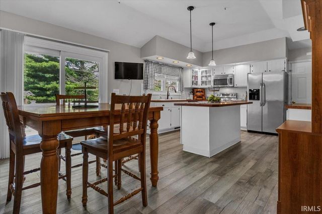 19 Lakeview Drive, Mount Vernon, IN 47620