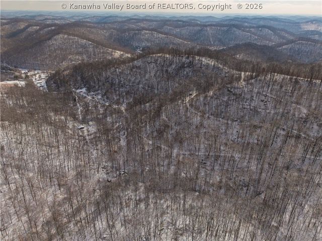 25 Veranda Lane, Elkview, WV 25071
