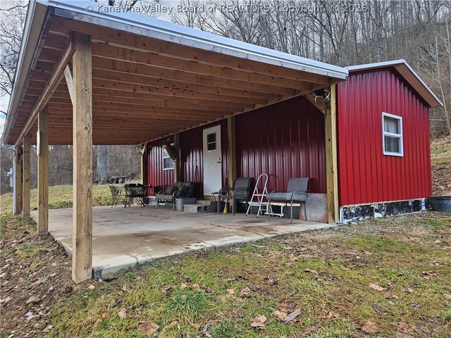 25 Veranda Lane, Elkview, WV 25071