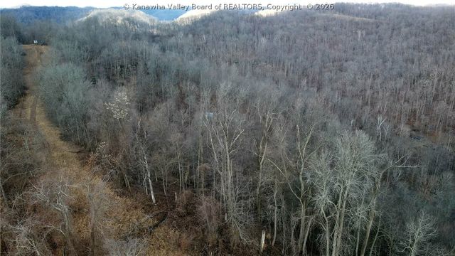 25 Veranda Lane, Elkview, WV 25071