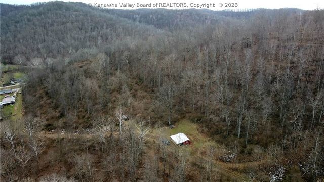 25 Veranda Lane, Elkview, WV 25071