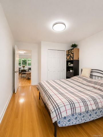 7012 Kissena Boulevard 102A, Flushing, NY 11367