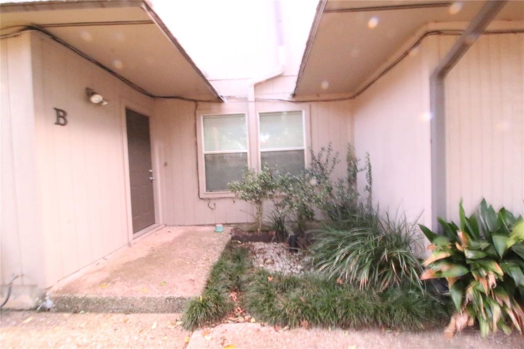 703 Castle Ridge RD B, Austin, TX 78746