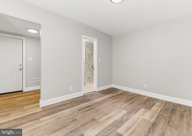 3007 WESTFIELD AVE, Camden, NJ 08105