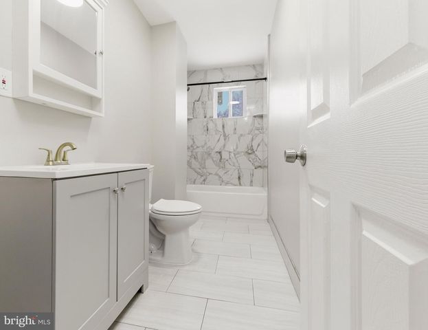 3007 WESTFIELD AVE, Camden, NJ 08105