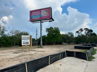 6817 Martin Luther King Jr Boulevard, Houston, TX 77033