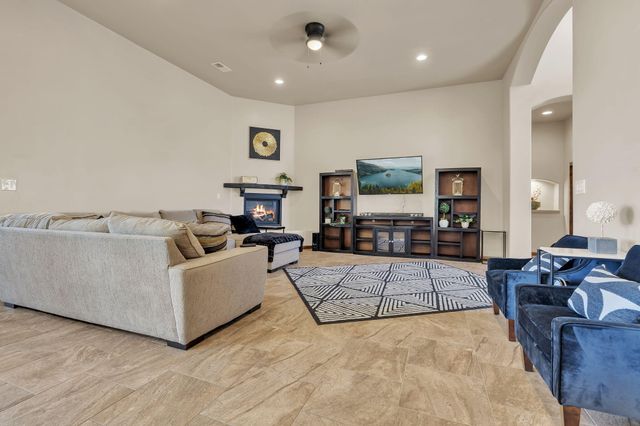 1704 20th Avenue SE, Rio Rancho, NM 87124