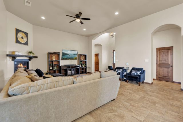 1704 20th Avenue SE, Rio Rancho, NM 87124