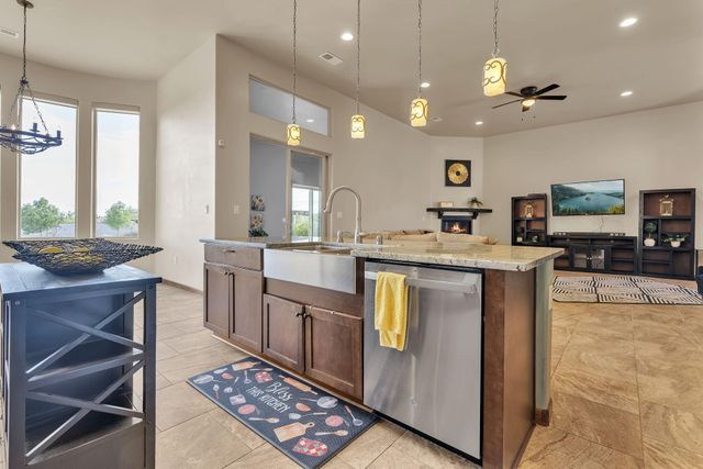 1704 20th Avenue SE, Rio Rancho, NM 87124