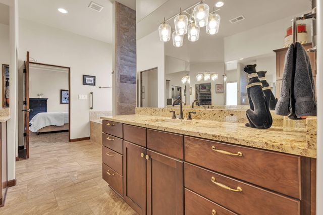 1704 20th Avenue SE, Rio Rancho, NM 87124