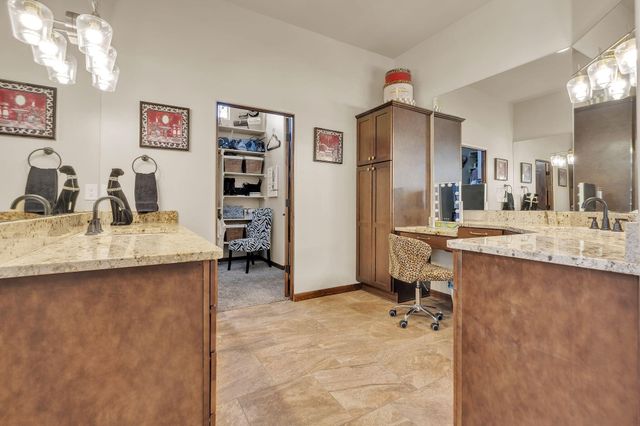 1704 20th Avenue SE, Rio Rancho, NM 87124