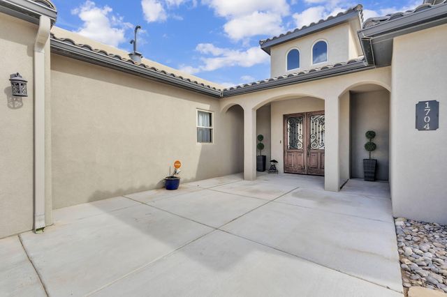 1704 20th Avenue SE, Rio Rancho, NM 87124