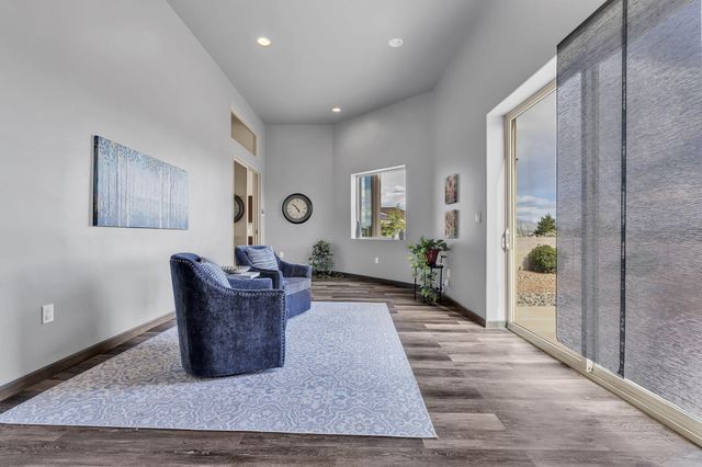 1704 20th Avenue SE, Rio Rancho, NM 87124
