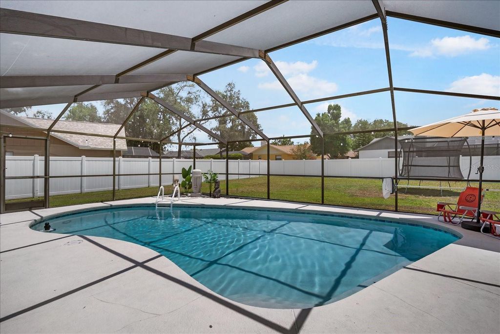 Image 2 of property listing at 2110 LAINDALE PLACE, Valrico, FL 33596