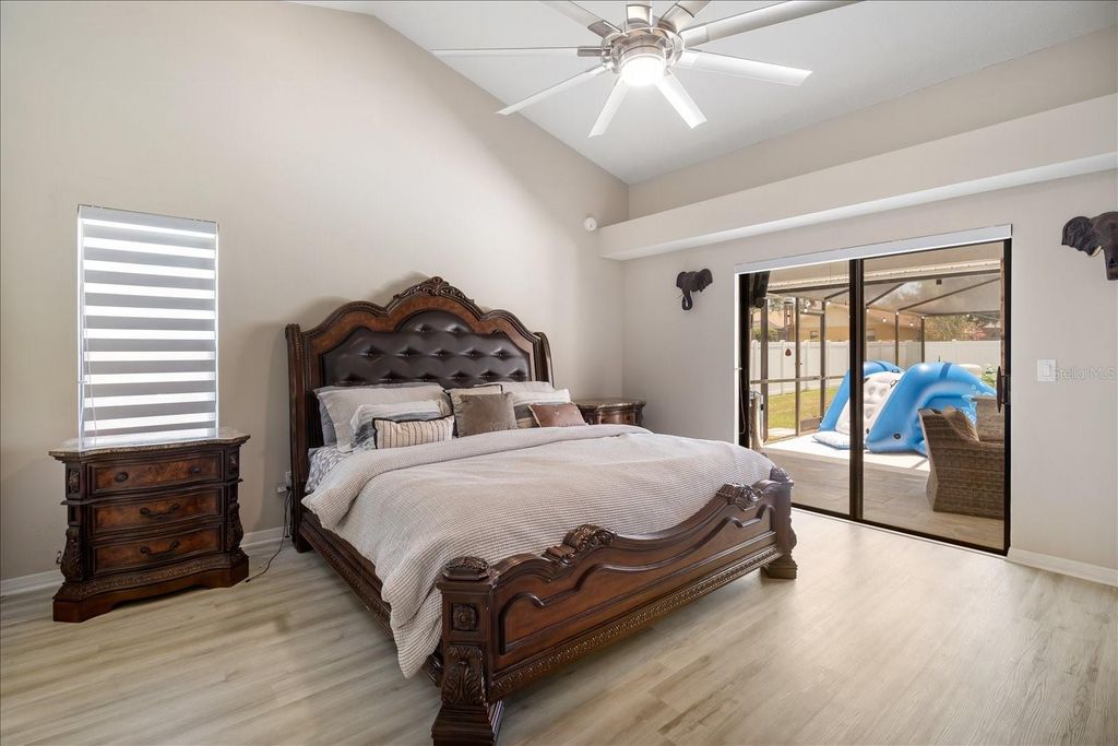 Image 14 of property listing at 2110 LAINDALE PLACE, Valrico, FL 33596