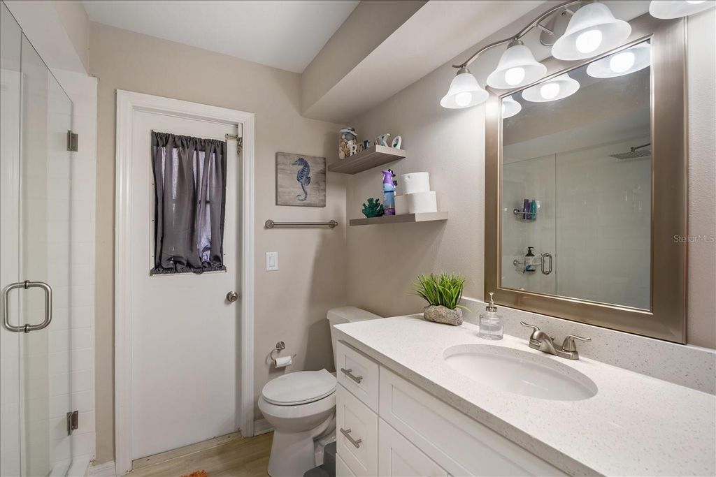 Image 19 of property listing at 2110 LAINDALE PLACE, Valrico, FL 33596