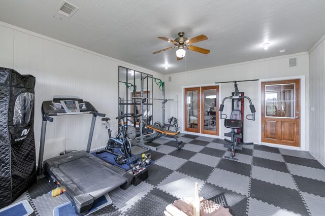 10477 S Henderson Road, Fresno, CA 93706