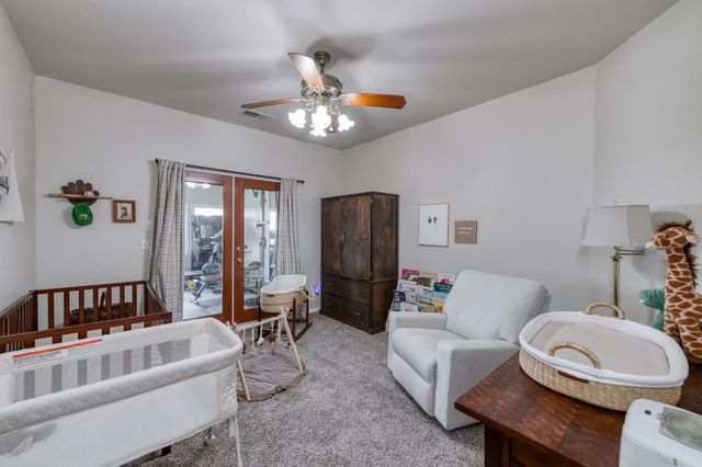 10477 S Henderson Road, Fresno, CA 93706