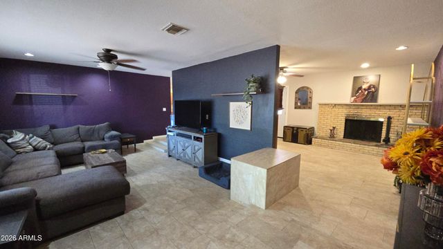 1746 E GREENWAY Street, Mesa, AZ 85203