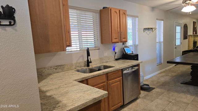 1746 E GREENWAY Street, Mesa, AZ 85203