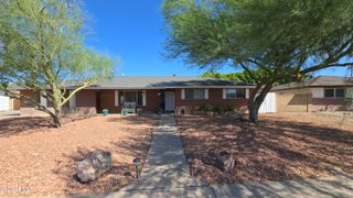 1746 E GREENWAY Street, Mesa, AZ 85203