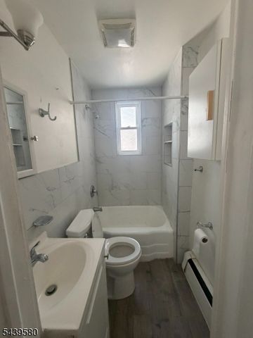 41 Outlook Ave, Hawthorne Boro, NJ 07506