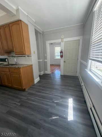 41 Outlook Ave, Hawthorne Boro, NJ 07506
