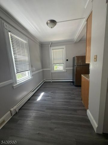41 Outlook Ave, Hawthorne Boro, NJ 07506
