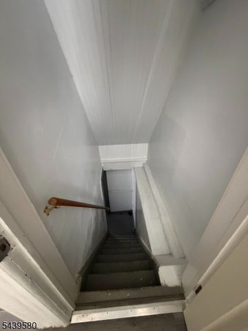 41 Outlook Ave, Hawthorne Boro, NJ 07506