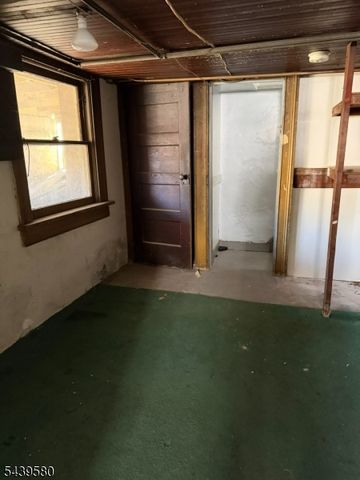 41 Outlook Ave, Hawthorne Boro, NJ 07506