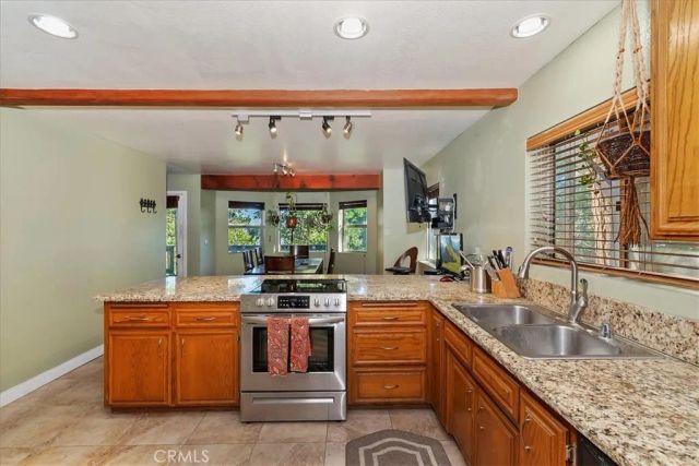 24607 Altdorf Drive, Crestline, CA 92325