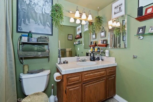 24607 Altdorf Drive, Crestline, CA 92325