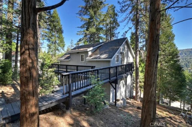 24607 Altdorf Drive, Crestline, CA 92325