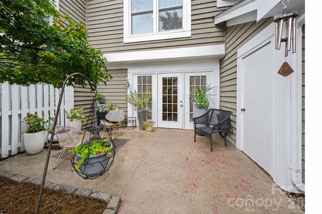 8205 Tradd Court, Charlotte, NC 28210