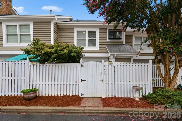 8205 Tradd Court, Charlotte, NC 28210