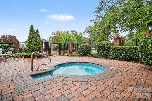 8205 Tradd Court, Charlotte, NC 28210