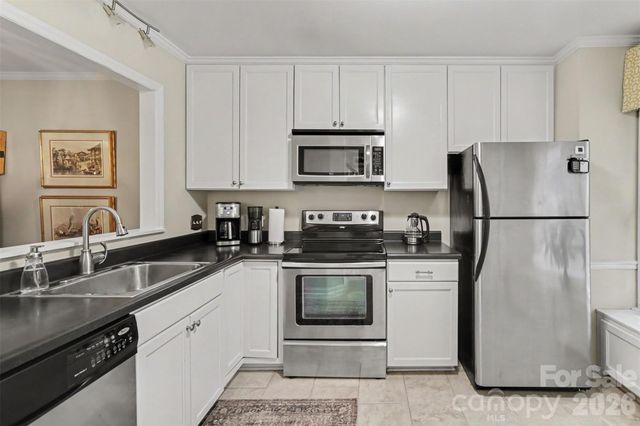 8205 Tradd Court, Charlotte, NC 28210
