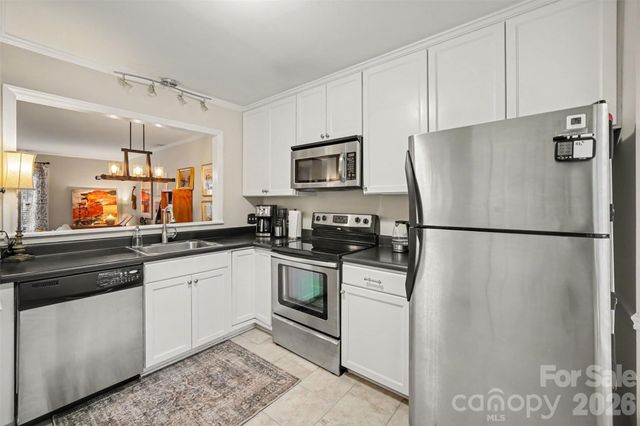 8205 Tradd Court, Charlotte, NC 28210
