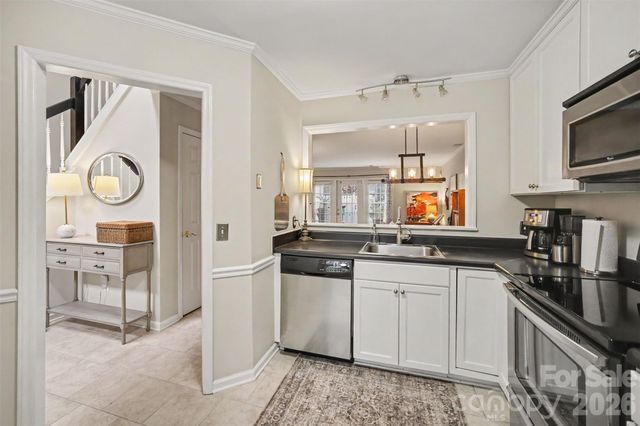 8205 Tradd Court, Charlotte, NC 28210