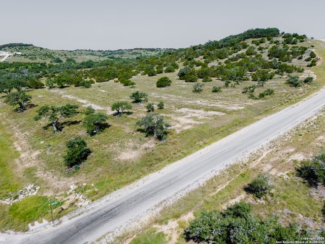 68 Majestic Hills Dr, Blanco, TX 78606