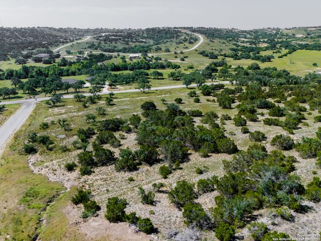68 Majestic Hills Dr, Blanco, TX 78606