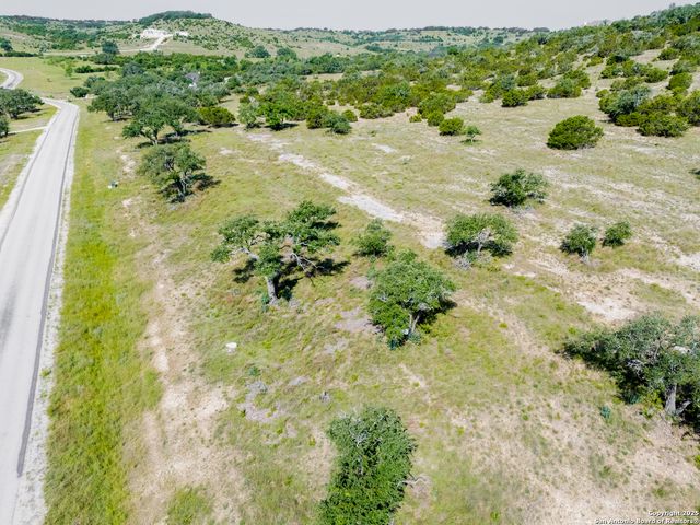 68 Majestic Hills Dr, Blanco, TX 78606