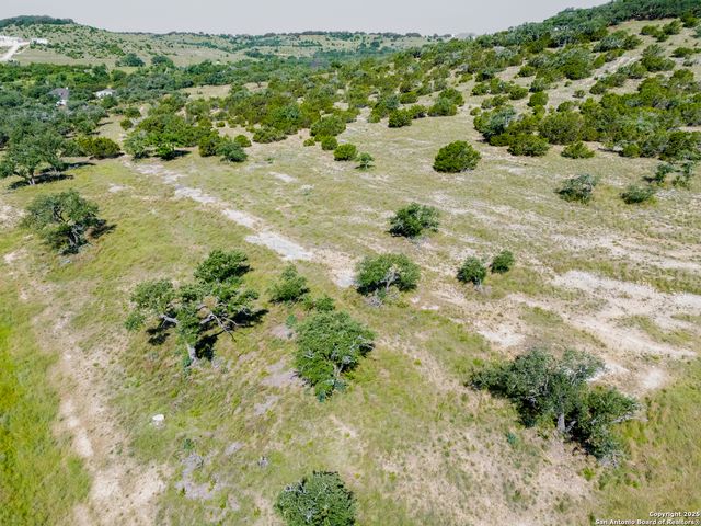 68 Majestic Hills Dr, Blanco, TX 78606